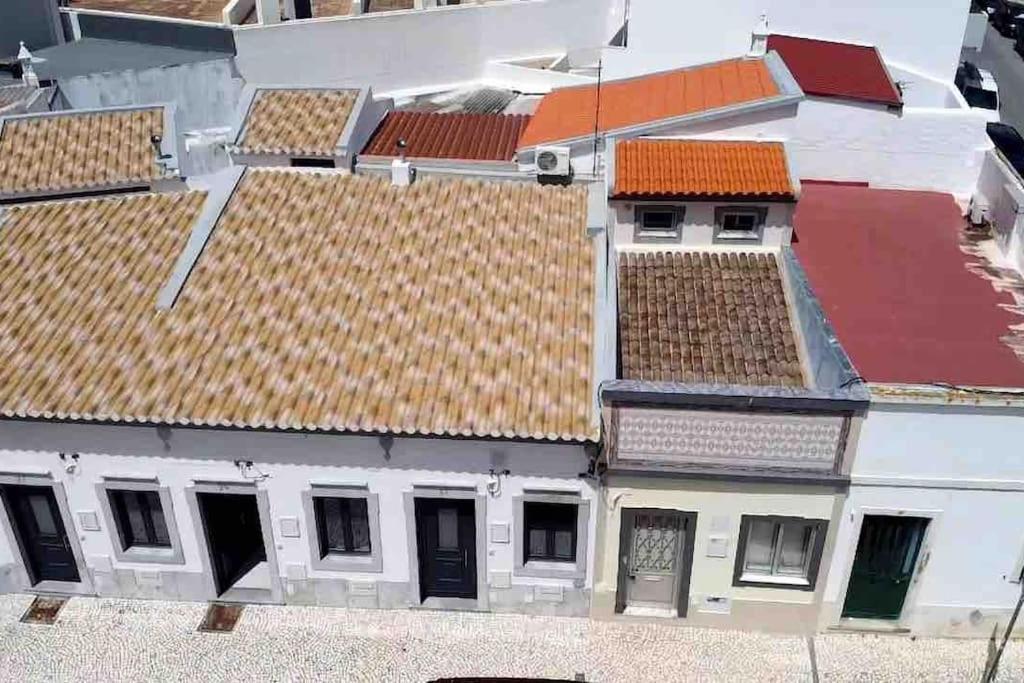 הוילה Typical House Faro Downtown Private Entrance מראה חיצוני תמונה